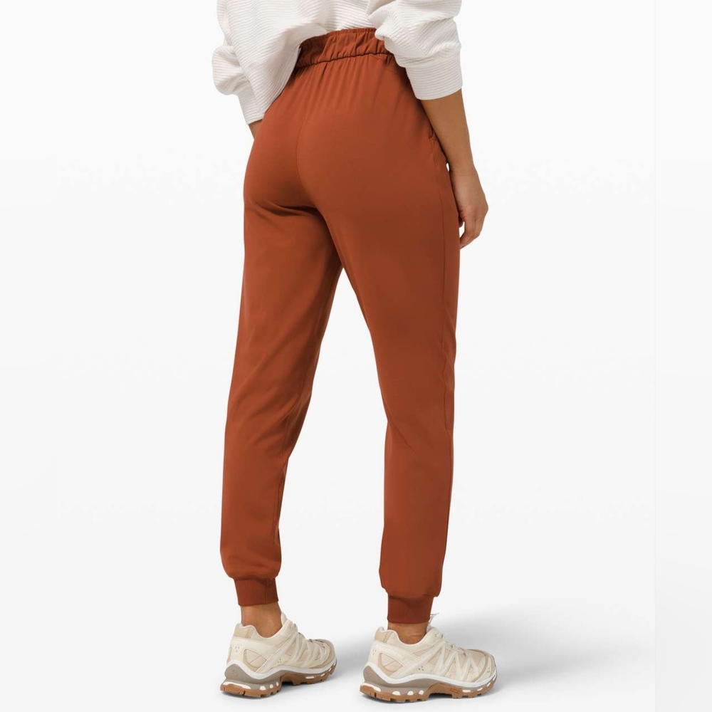Lululemon Stretch High-Rise Jogger